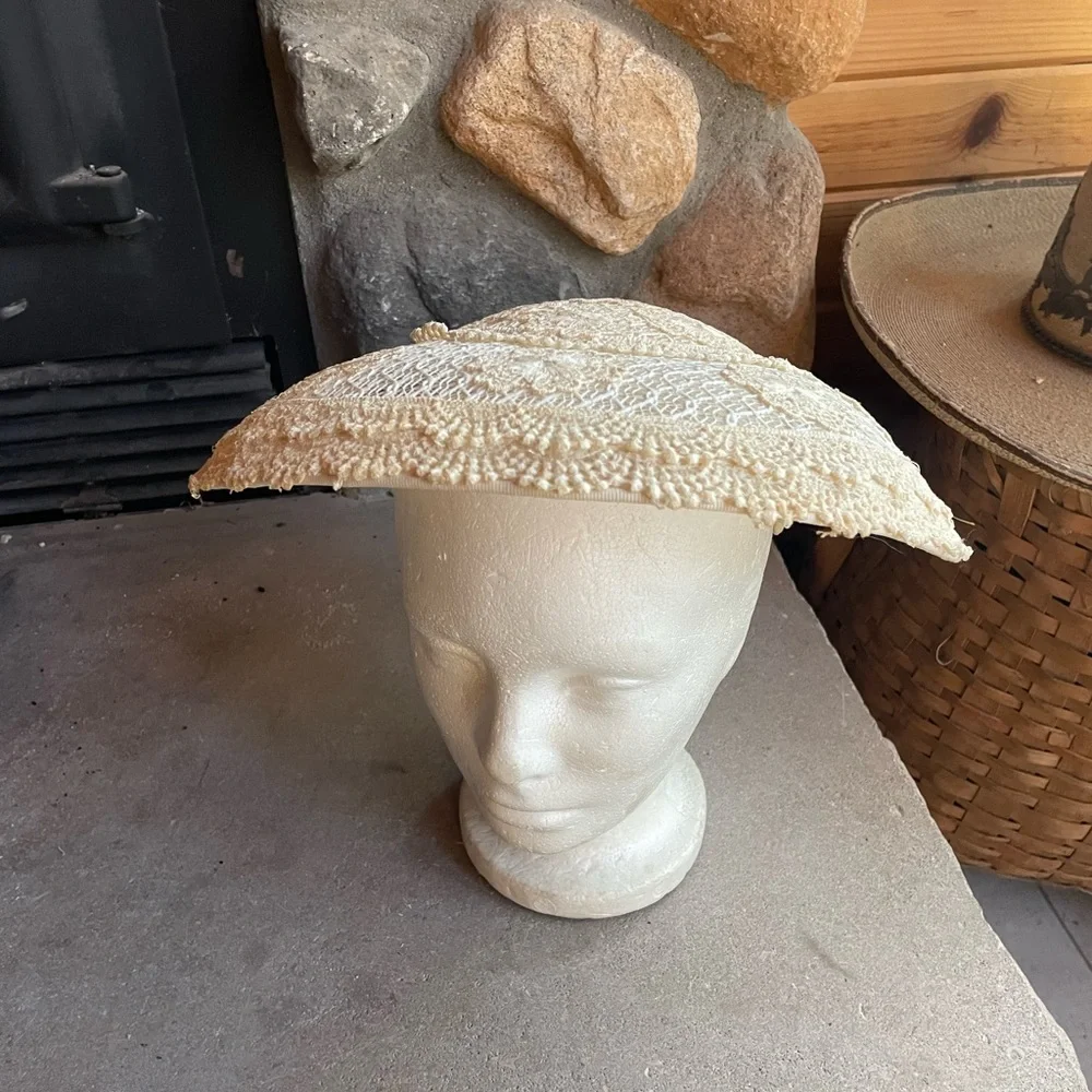 1940s Ornate Rhinestone‎ Straw Pompadour Hat - Picture 2 of 5